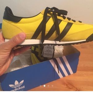 Pair of new adidas size 10 brand new!!